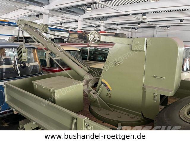 Mercedes-Benz L 315/LKW Abschlepper m. Kran/Oldtimer Bergungsfahrzeuge