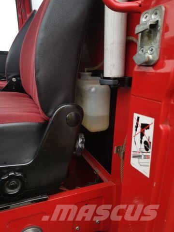 Mercedes-Benz LP813 TLF 8/18 Tanklöschfahrzeug/Feuerwehr Box body