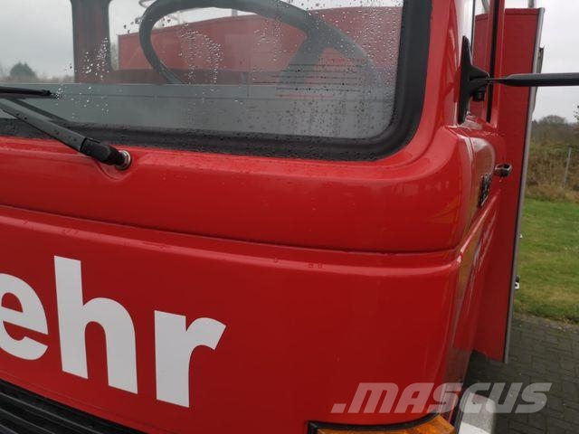 Mercedes-Benz LP813 TLF 8/18 Tanklöschfahrzeug/Feuerwehr Box body