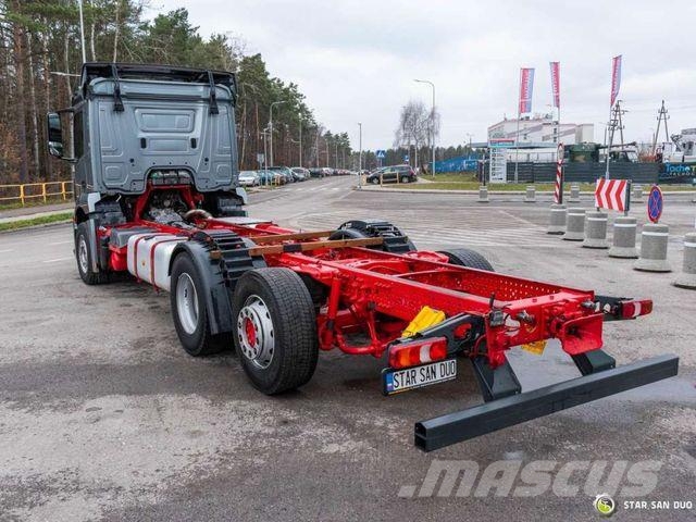 Mercedes-Benz MERCEDES BENZ ANTOS 2535 6x2 Chassis Camiones con chasís y cabina