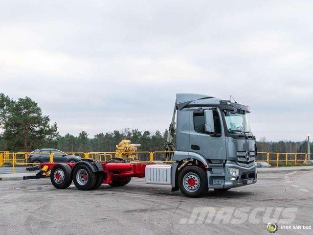 Mercedes-Benz MERCEDES BENZ ANTOS 2535 6x2 Chassis Camiones con chasís y cabina