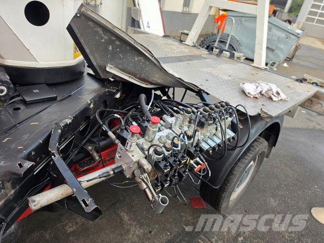 Mercedes-Benz P 250 BK Palfinger Unfall Nostolava-autot