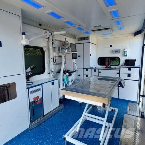 Mercedes-Benz RTW / Tierrettung / Tierarzt / OP Ambulancias