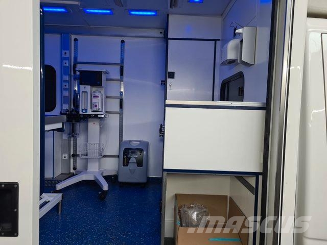 Mercedes-Benz RTW / Tierrettung / Tierarzt / OP Ambulancias