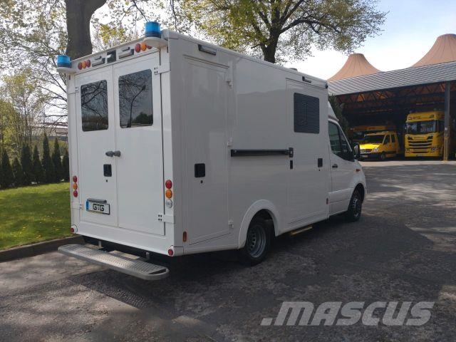 Mercedes-Benz RTW / Tierrettung / Tierarzt / OP Ambulancias