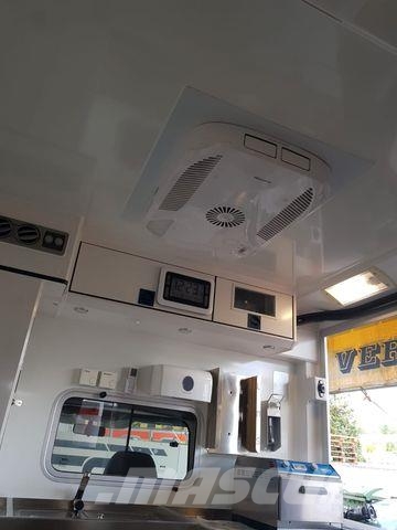 Mercedes-Benz RTW / Tierrettung / Tierarzt / OP Ambulancias
