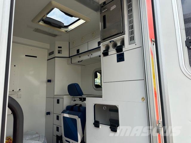 Mercedes-Benz Spinter 319 CDI **3 x Auf Lager** Ambulanssit