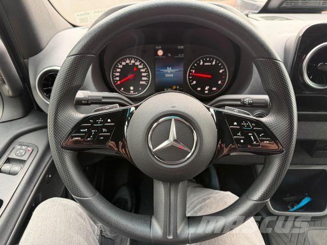 Mercedes-Benz Sprinter 317 CDI 9G 3665 Kamera LED Schwingsitz شاحنة مقفلة