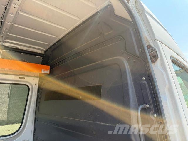 Mercedes-Benz Sprinter II Kasten 316 CDI mit AHK شاحنة مقفلة
