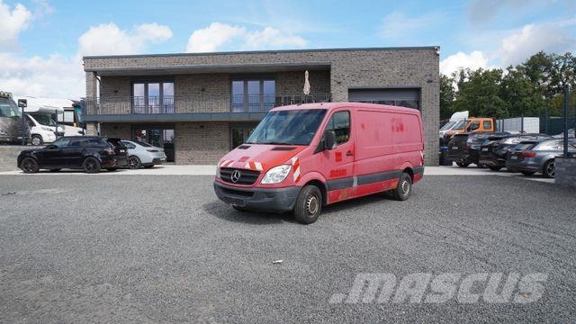 Mercedes-Benz Sprinter 215 CDI Kasten Pakettiautot
