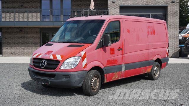 Mercedes-Benz Sprinter 215 CDI Kasten Pakettiautot