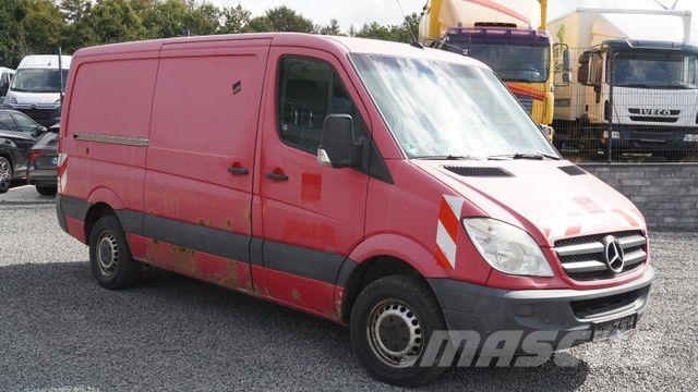 Mercedes-Benz Sprinter 215 CDI Kasten Pakettiautot