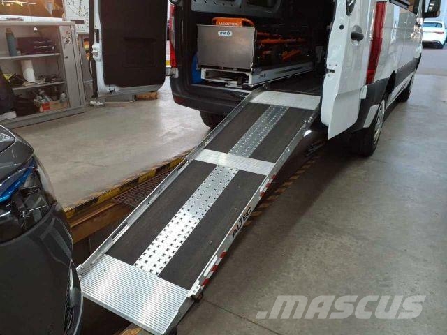 Mercedes-Benz Sprinter 215 CDI 9G Krankentransport Rešilni avtomobili