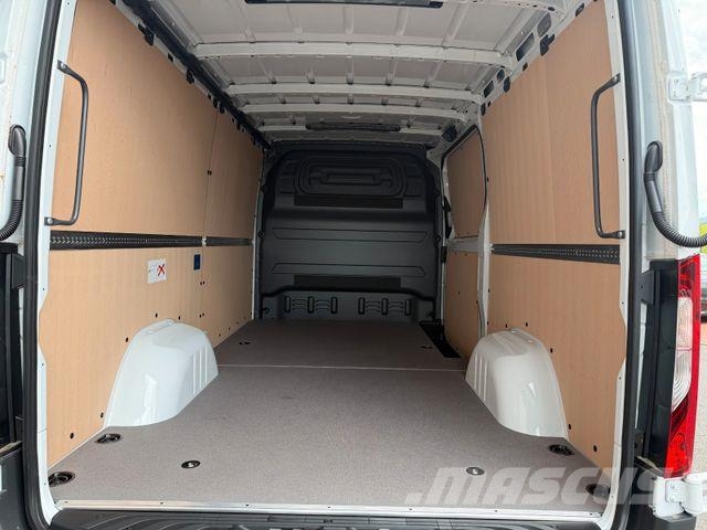 Mercedes-Benz Sprinter 319 CDI 4x4 Klima AHK DISTRONIC Panel vanlar