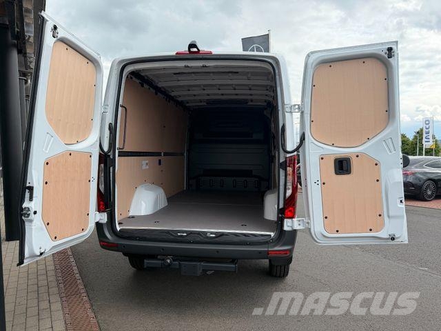 Mercedes-Benz Sprinter 319 CDI 4x4 Klima AHK DISTRONIC Panel vanlar