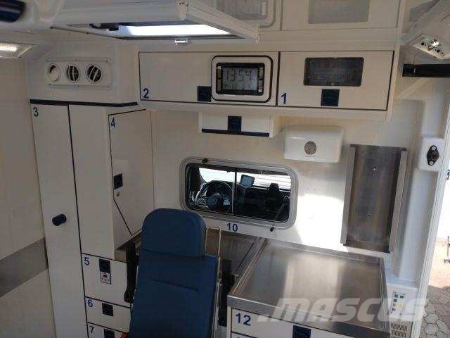 Mercedes-Benz Sprinter 519 / ATM 0km 4x on Stock 救急車