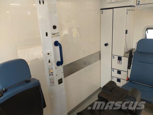 Mercedes-Benz Sprinter 519 / ATM 0km 4x on Stock 救急車