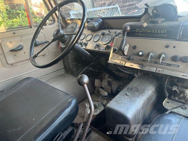 Mercedes-Benz Unimog 404 Feuerwehr Oldtimer Drugi
