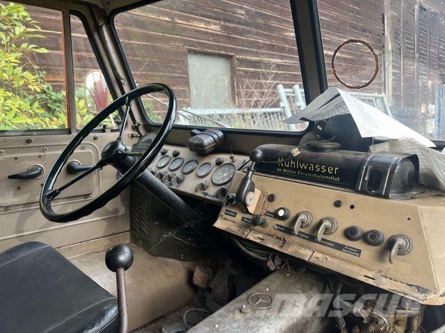 Mercedes-Benz Unimog 404 Feuerwehr Oldtimer Drugi