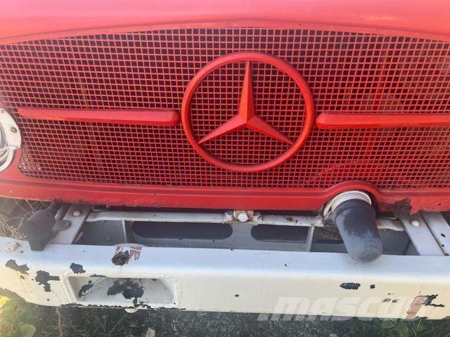 Mercedes-Benz Unimog 404 Feuerwehr Oldtimer Drugi