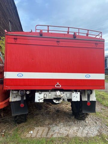 Mercedes-Benz Unimog 404 Feuerwehr Oldtimer Drugi