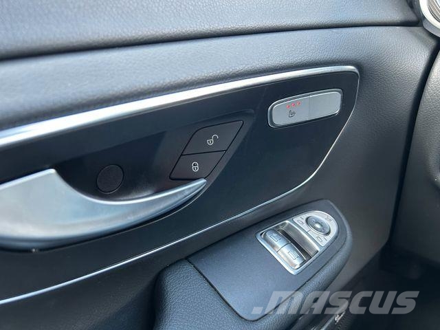 Mercedes-Benz V 220 d STYLE AHK2,5to DISTRONIC 360 MULTIBEAM Furgonetas cerradas