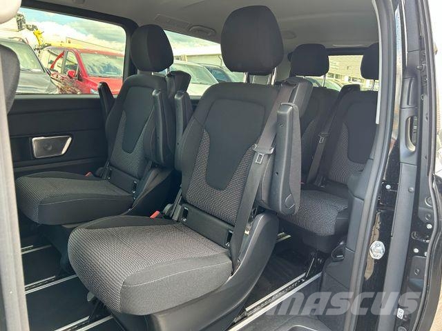 Mercedes-Benz V 220 d STYLE AHK2,5to DISTRONIC 360 MULTIBEAM Furgonetas cerradas
