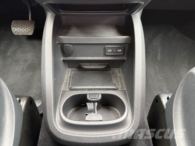 Mercedes-Benz V 250 d Kompakt DISTRONIC AHK2,5to Kamera Panel vanlar