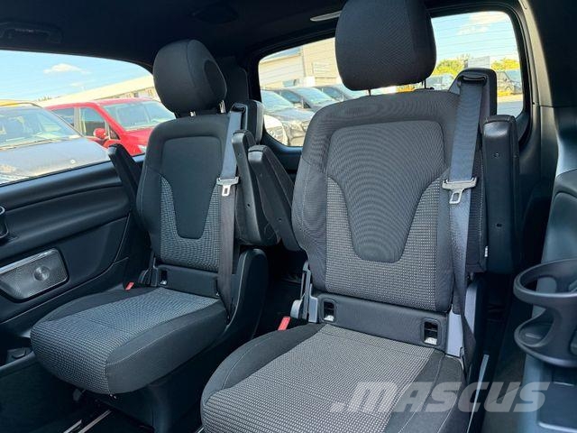 Mercedes-Benz V 300 d STYLE AMG 4MATIC AIRMATIC DISTRONIC Pano شاحنة مقفلة