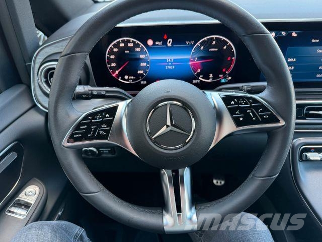 Mercedes-Benz V 300 d STYLE AMG 4MATIC AIRMATIC DISTRONIC Pano شاحنة مقفلة