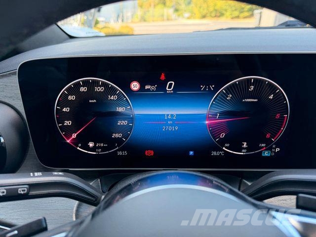Mercedes-Benz V 300 d STYLE AMG 4MATIC AIRMATIC DISTRONIC Pano شاحنة مقفلة