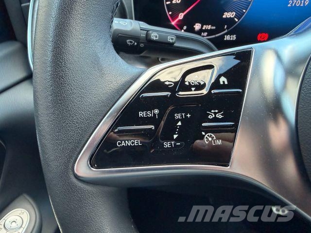 Mercedes-Benz V 300 d STYLE AMG 4MATIC AIRMATIC DISTRONIC Pano شاحنة مقفلة