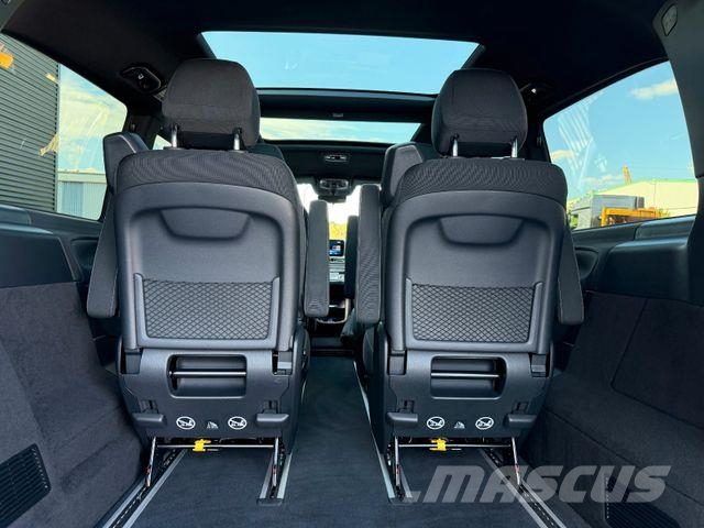 Mercedes-Benz V 300 d STYLE AMG 4MATIC AIRMATIC DISTRONIC Pano شاحنة مقفلة