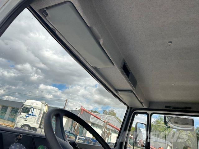 Mercedes-Benz Vario 612 D 음료 배달 트럭