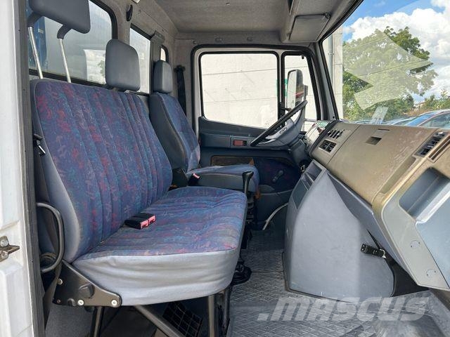 Mercedes-Benz Vario 612 D 음료 배달 트럭