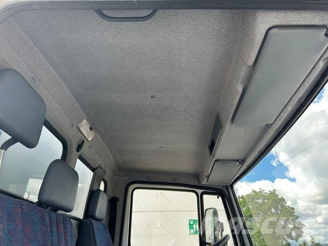 Mercedes-Benz Vario 612 D 음료 배달 트럭