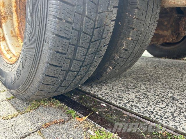 Mercedes-Benz Vario 612 D 음료 배달 트럭
