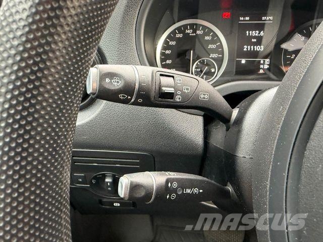 Mercedes-Benz Vito 116 CDI 7G Autom Klima Kamera AHK Navi Panel vans