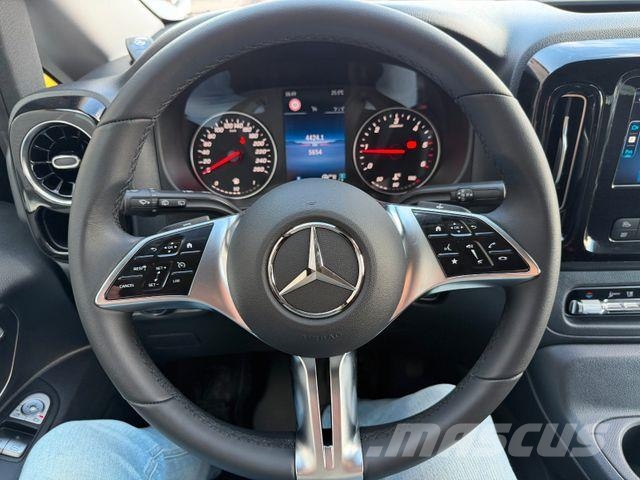 Mercedes-Benz Vito 116 CDI 9G Tourer AHK2,5to Navi Mini bus