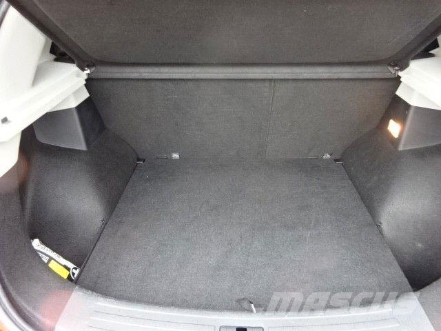 MG ZS 106PS Luxury Leder LED Klima Navi Avtomobili