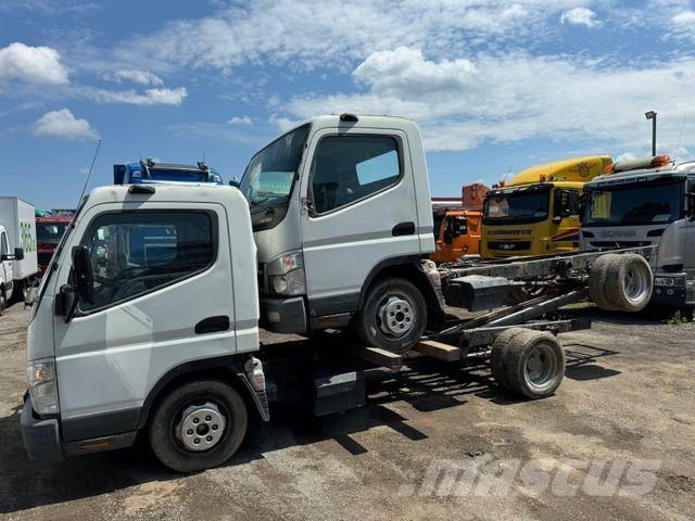 Mitsubishi CANTER 3C15 FAHRGESTELL 3 X Vorhanden Fülkés alváz