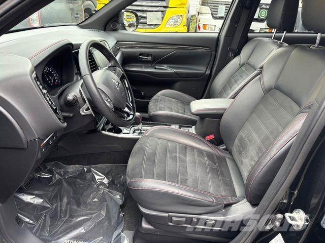 Mitsubishi Outlander Spirit+ 2WD/Leder/Automatik/AHK/34TKM Pickup/planbiler