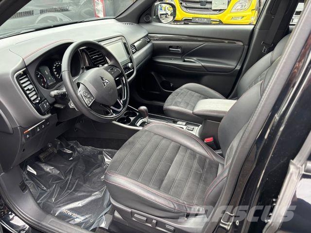 Mitsubishi Outlander Spirit+ 2WD/Leder/Automatik/AHK/34TKM Pickup/planbiler