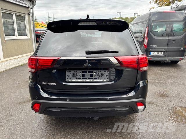 Mitsubishi Outlander Spirit+ 2WD/Leder/Automatik/AHK/34TKM Pickup/planbiler