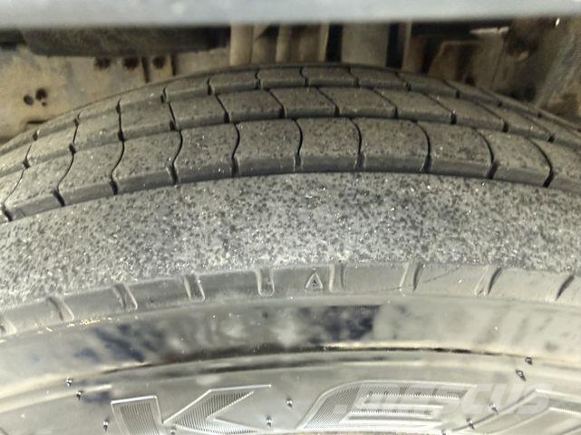 Nissan Atleon 80.14 Ferrari 561 bis 14.80 Meter شاحنات الرافعات