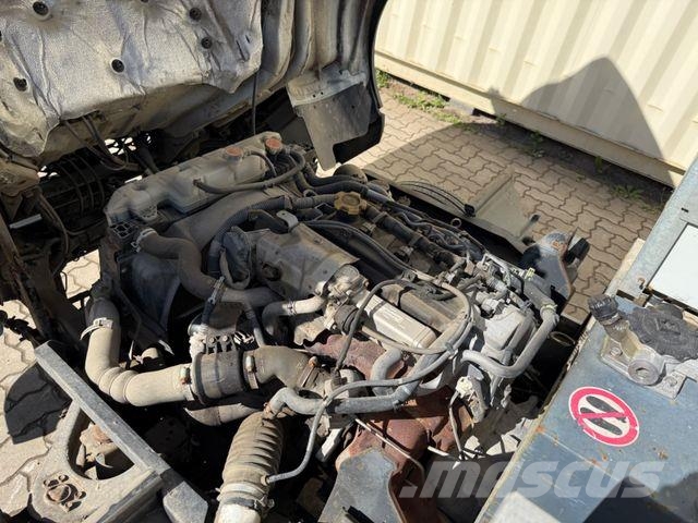 Nissan Cabstar 32.12 Topy 11 Arbeitsbühne /11 Meter المنصات الهوائية المثبتة على شاحنة