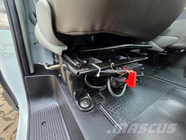 Opel Vivaro 2.5 CDTI / Versalift ET-30-NE-XS Plataformas sobre camión