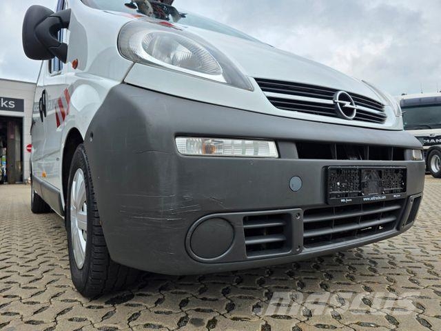 Opel Vivaro 2.5 CDTI / Versalift ET-30-NE-XS Plataformas sobre camión