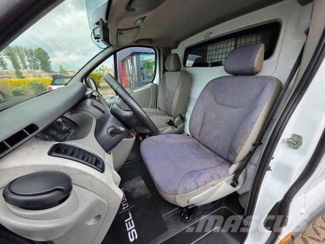 Opel Vivaro 2.5 CDTI / Versalift ET-30-NE-XS Plataformas sobre camión