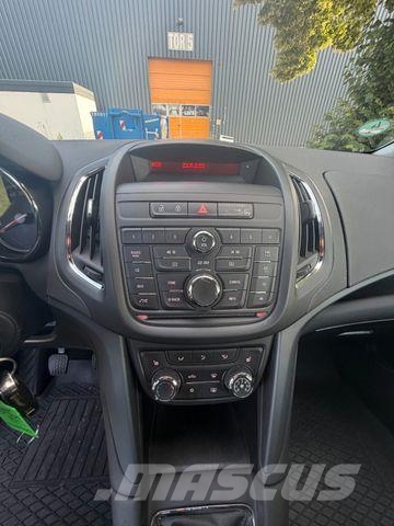 Opel Zafira C Tourer Selection - 125 TKm سيارات
